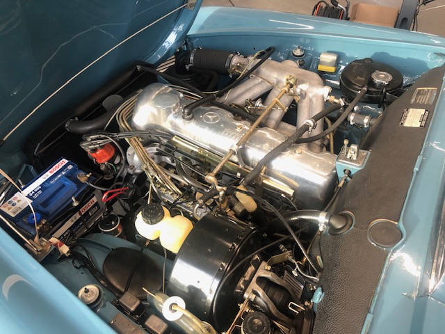 Mercedes 230 SL Pagode media