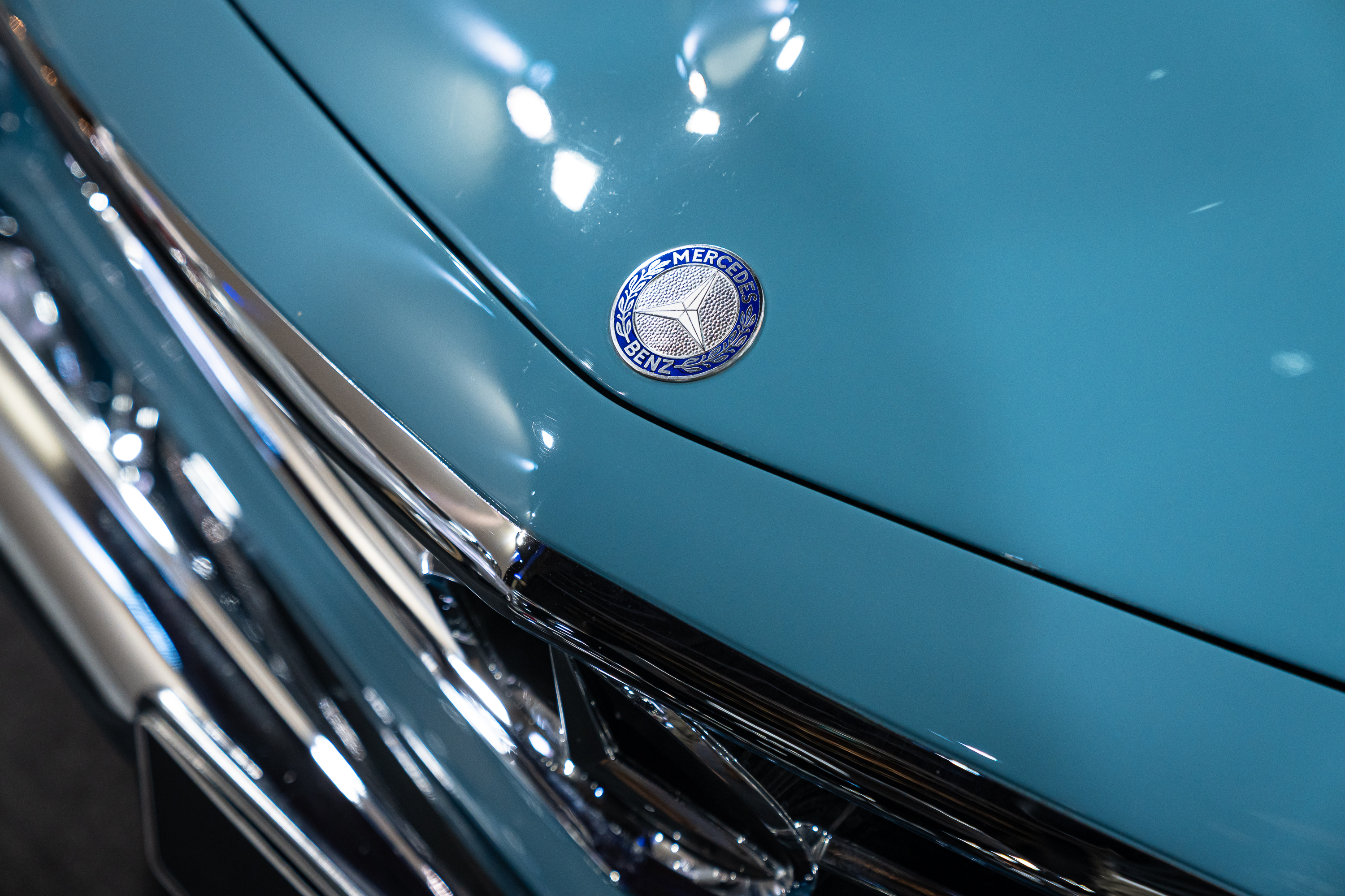 Mercedes 230 SL Pagode media