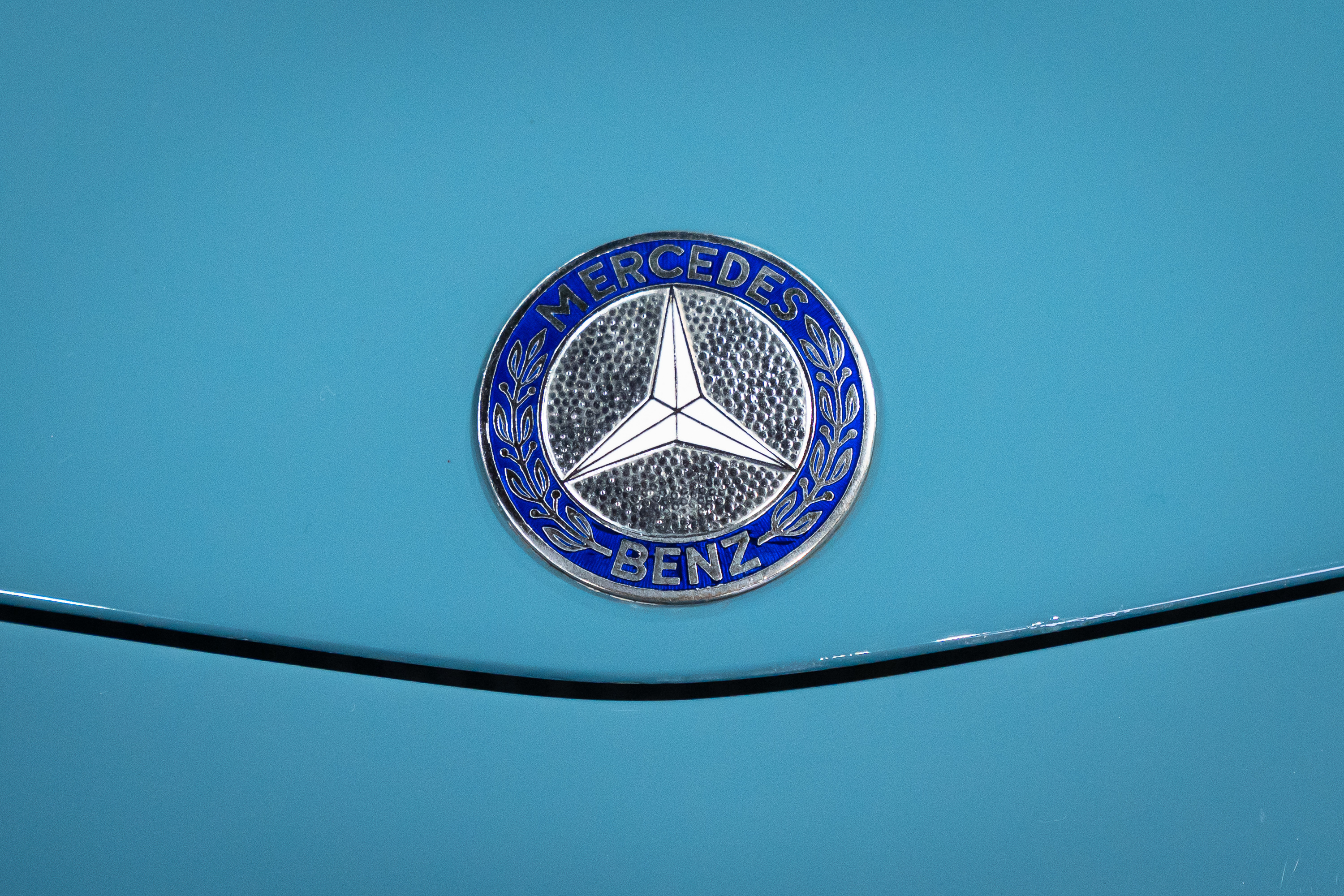 Mercedes 230 SL Pagode media