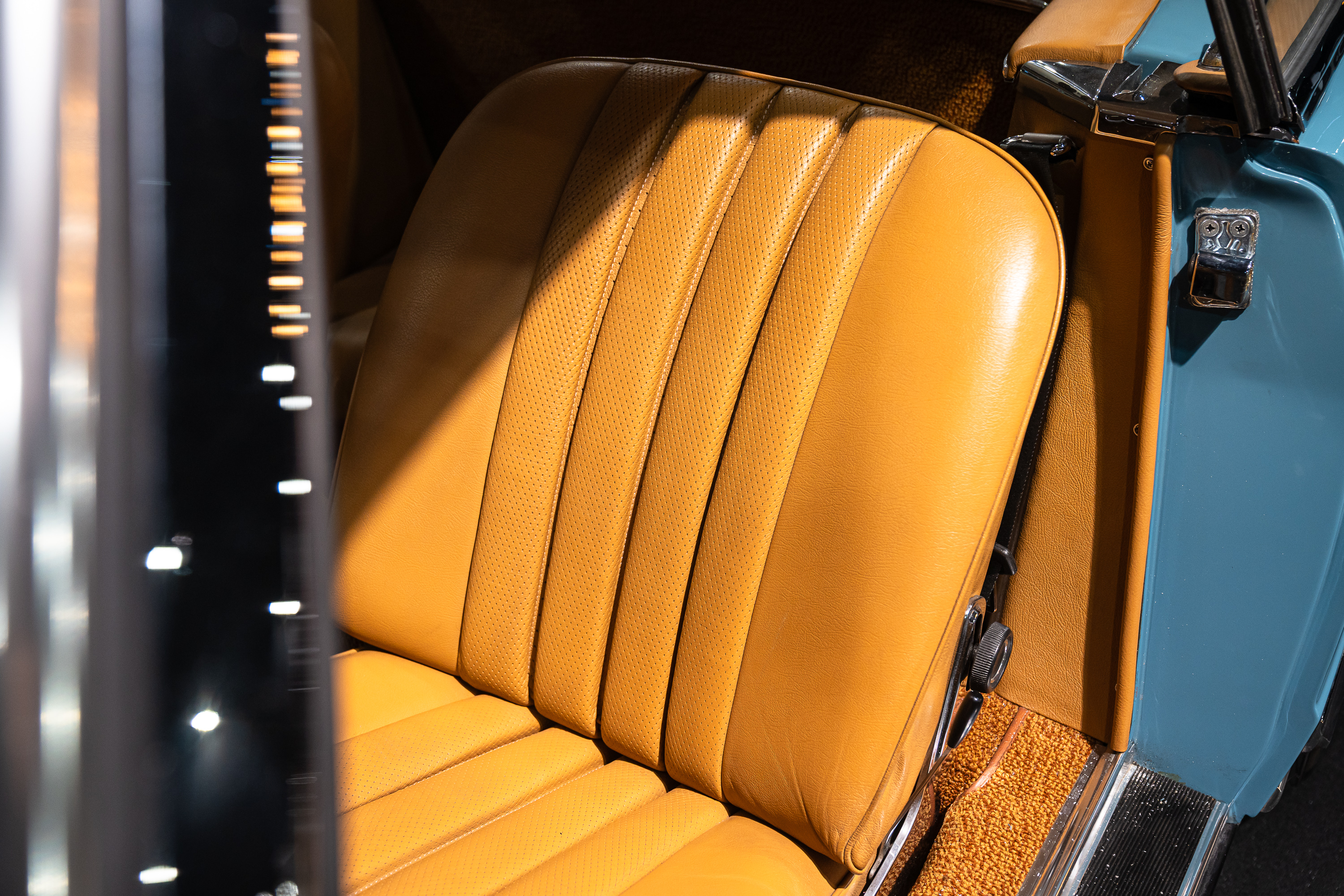 Mercedes 230 SL Pagode media