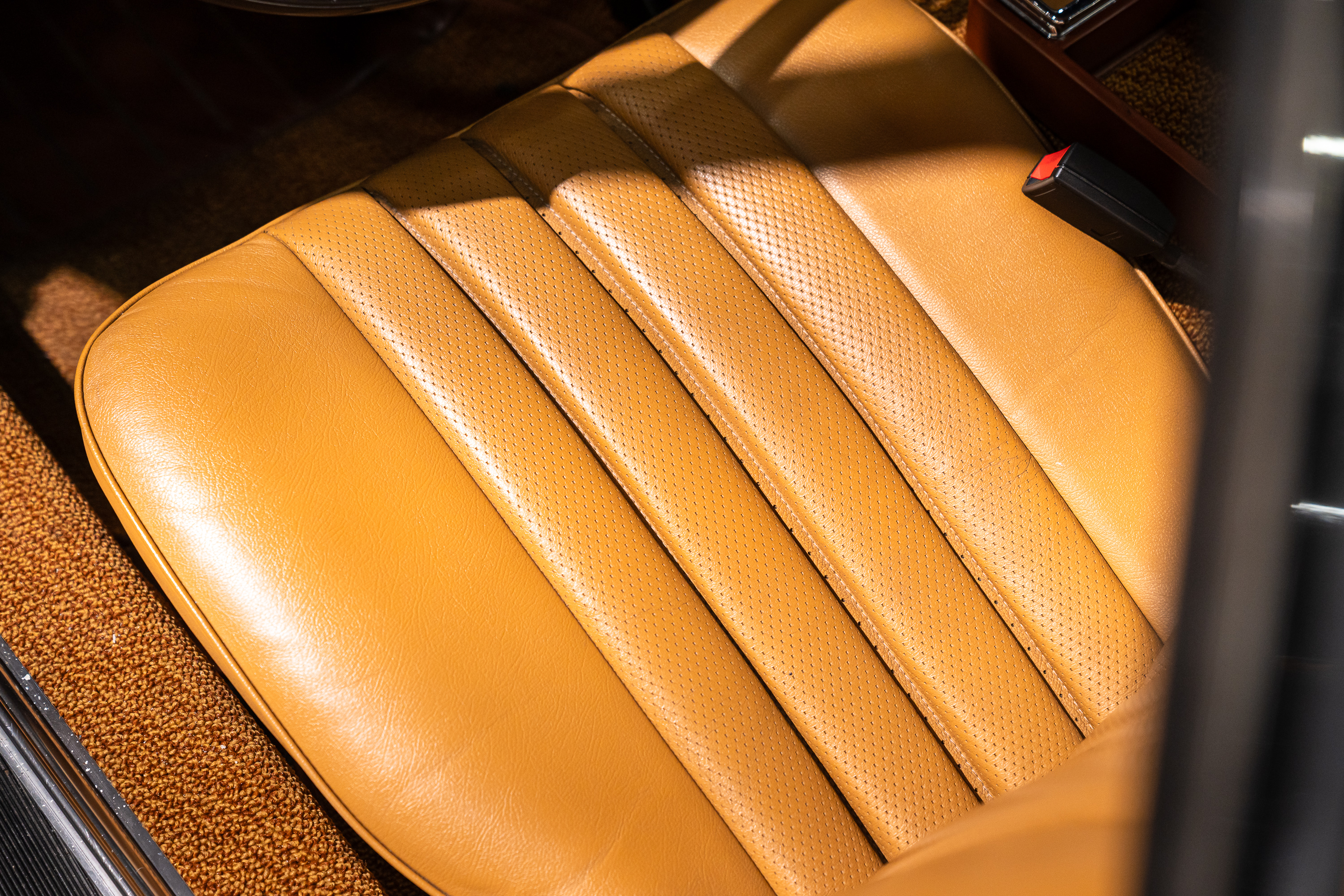 Mercedes 230 SL Pagode media