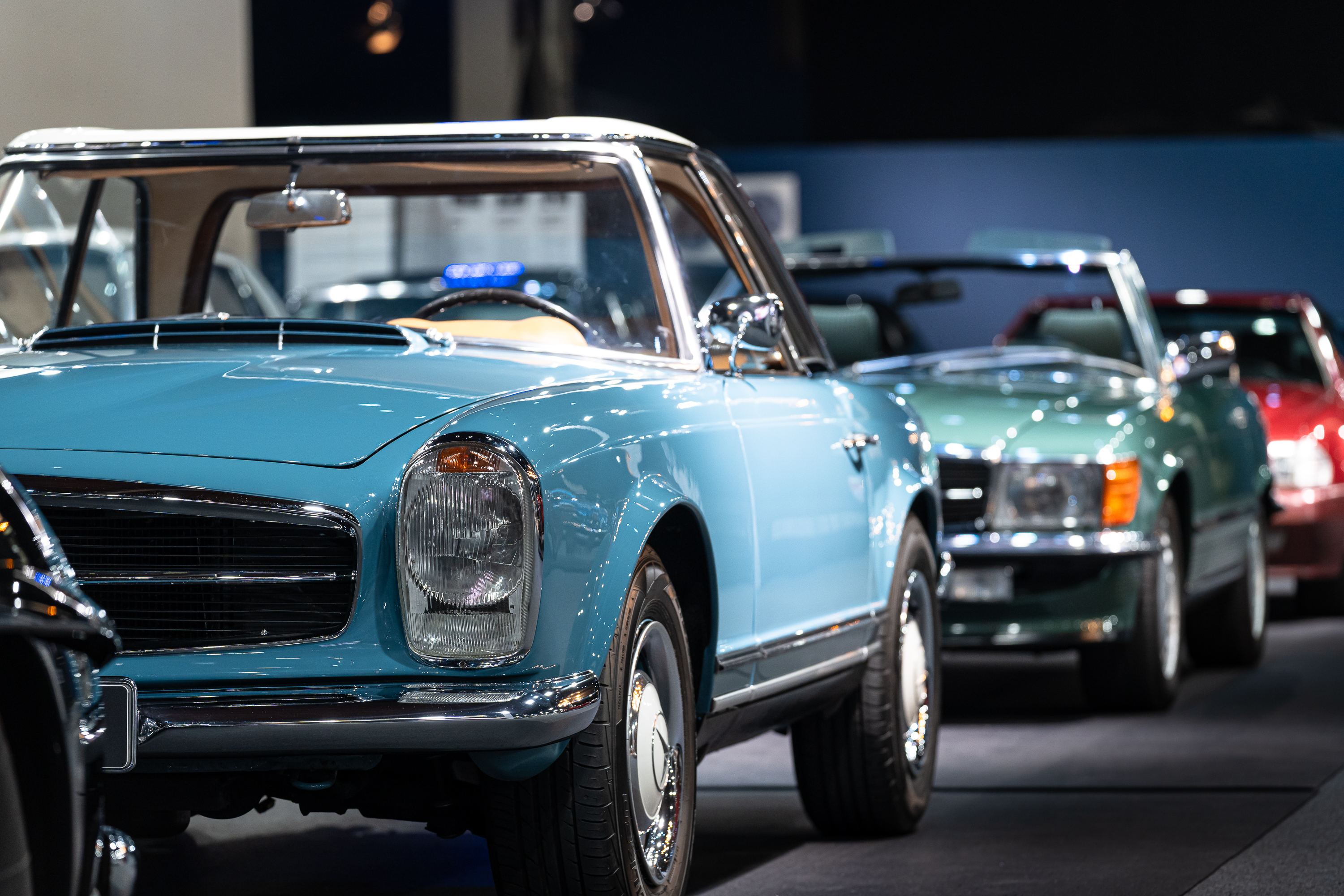 Mercedes 230 SL Pagode media